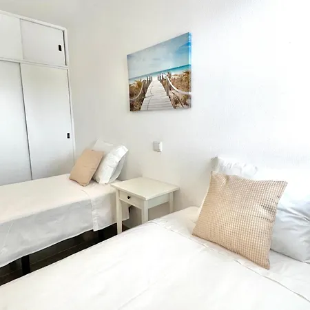 - 2 Bedrooms