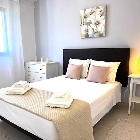 - 2 Bedrooms